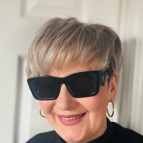 PRADA Sunglasses Black Square Cat Eye Triangle Logo and Engraved Front Logo - Picture 6 of 8